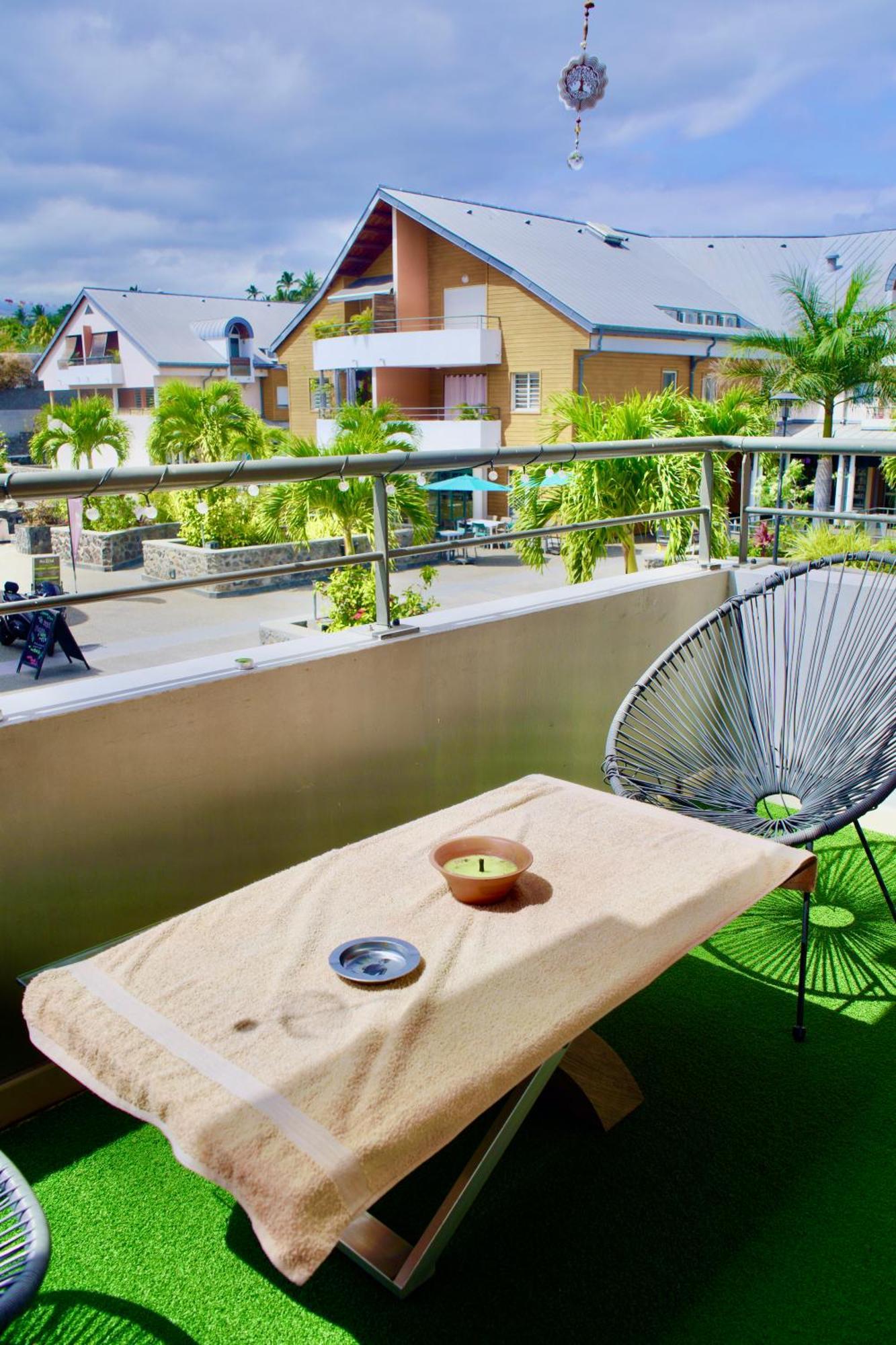 Les Balcons Du Theatre Apartment Saint-Gilles-les Bains Luaran gambar