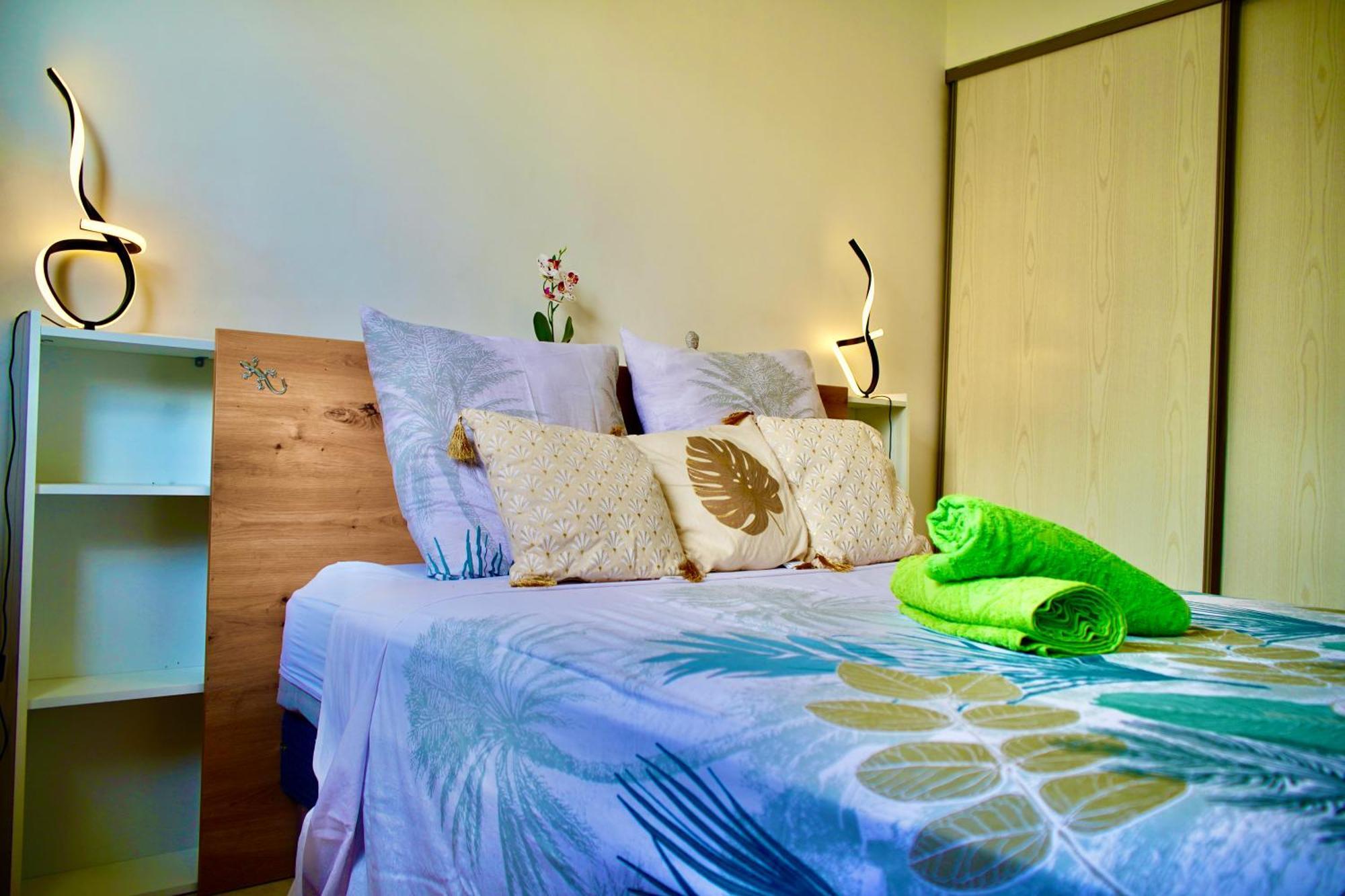 Les Balcons Du Theatre Apartment Saint-Gilles-les Bains Luaran gambar